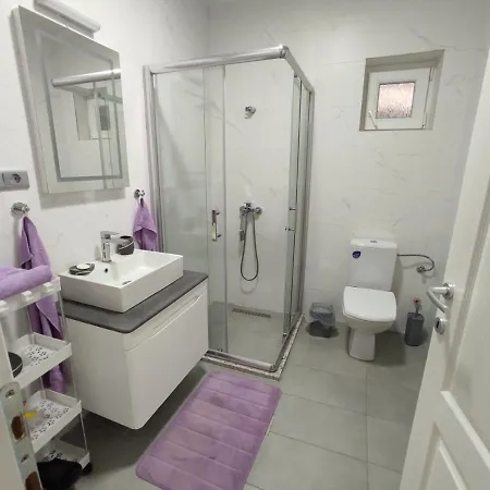 Lb Apartment *
